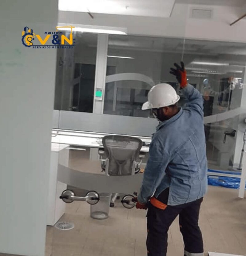 Instalación y Mantenimiento de Mamparas